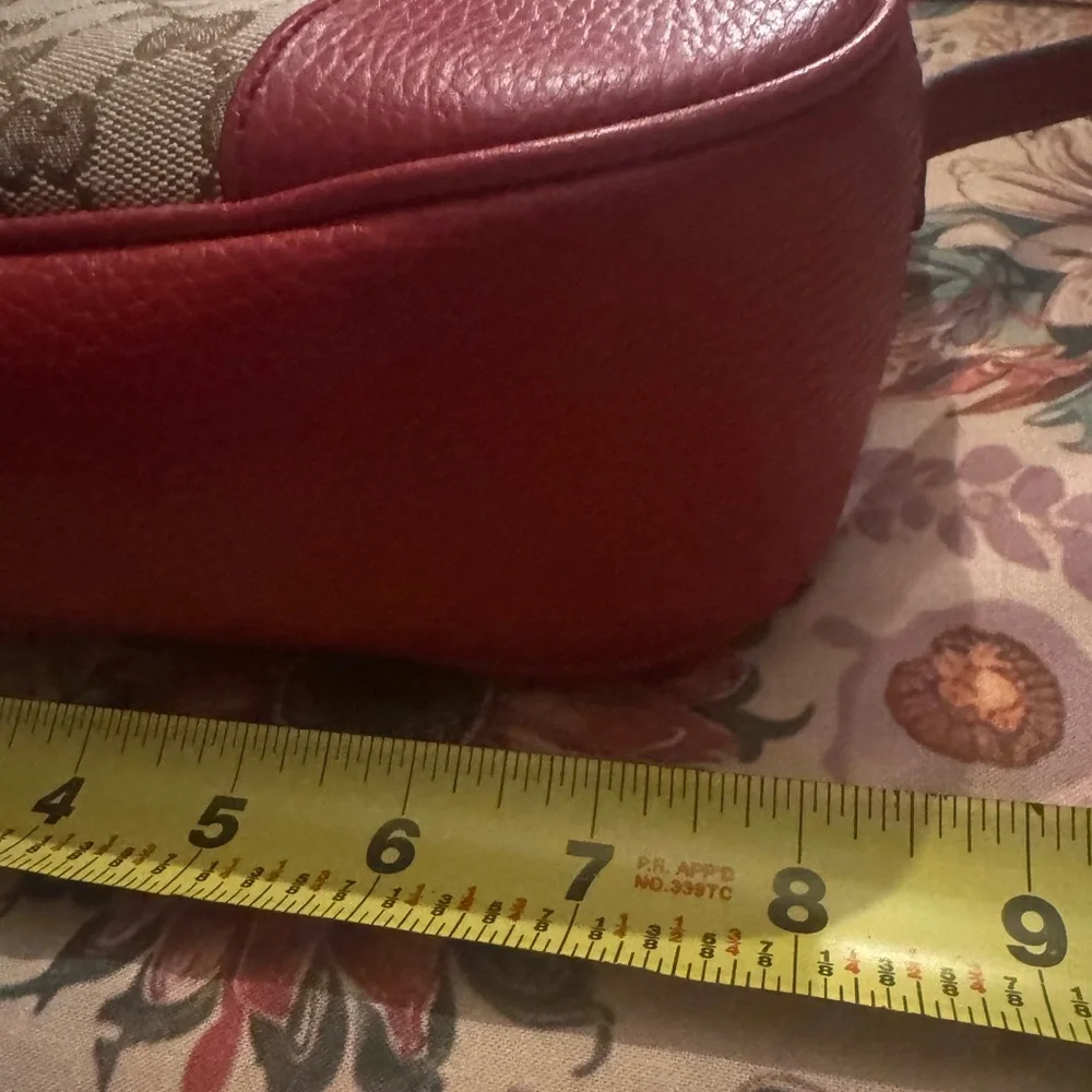 Gucci Beige GG Canvas Crossbody Bag with Red Leather Trim - Picture 3 of 10
